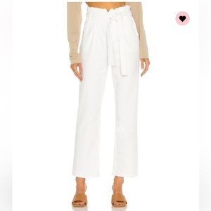 Remi High Rise Paperbag Straight in White
Hudson Jeans